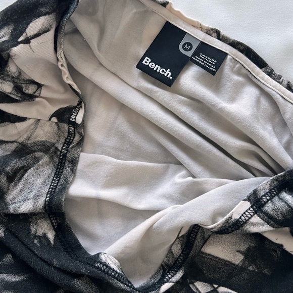 Bench Patterned Asymmetrical Top - Picture 3 of 6